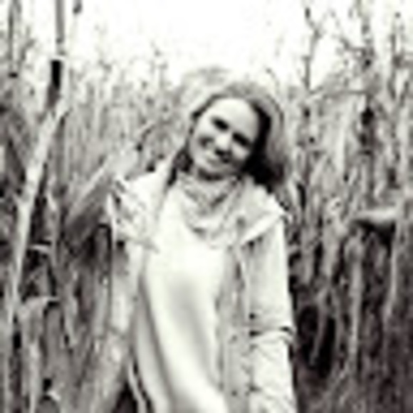 Meet your Posher, Attalee - Picture 1 of 1